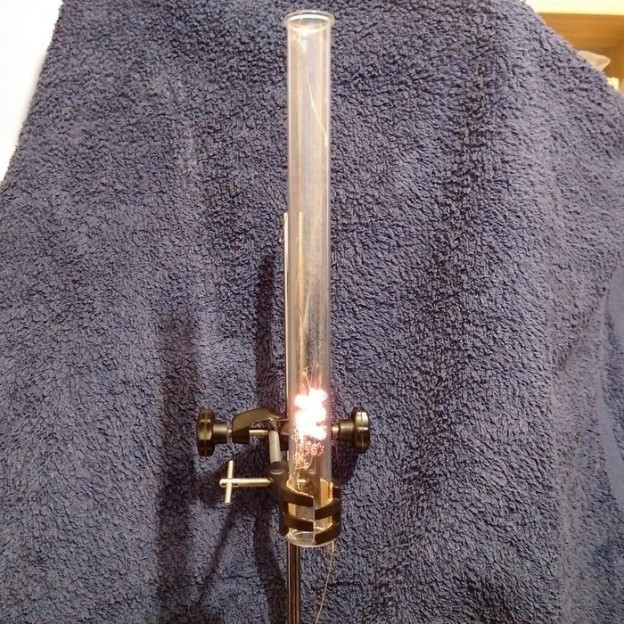 Glass Rijke tube with glowing filament